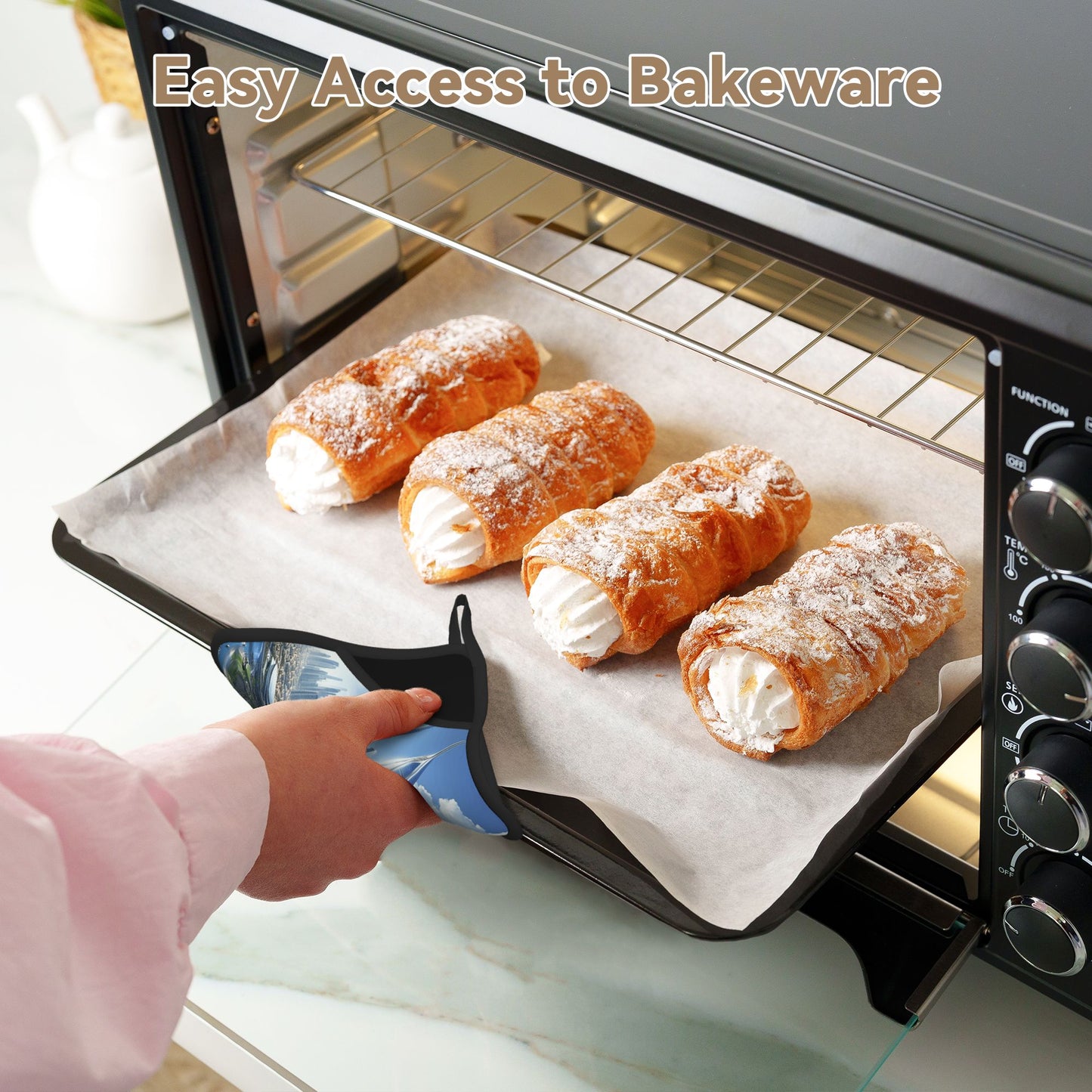 Futuristic Cityscape Silicone Trivet – Heat-Resistant Urban Skyline Hot Pad for Kitchen & Tabletop (7.1 x 7.1 in)