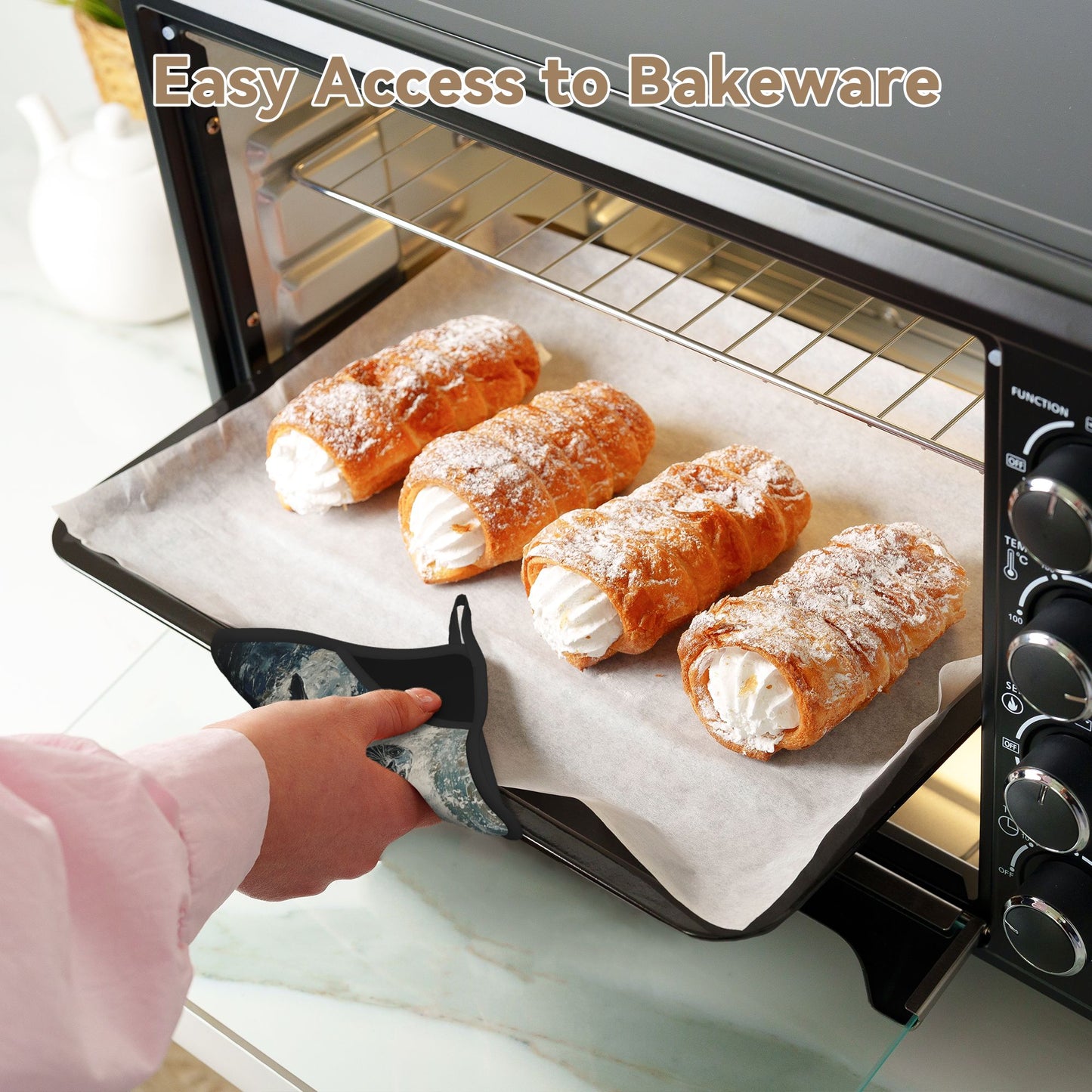 Sea-Themed Silicone Trivet – Heat-Resistant Non-Slip Square Pad with Seal Illustration (7.1 x 7.1 inch)